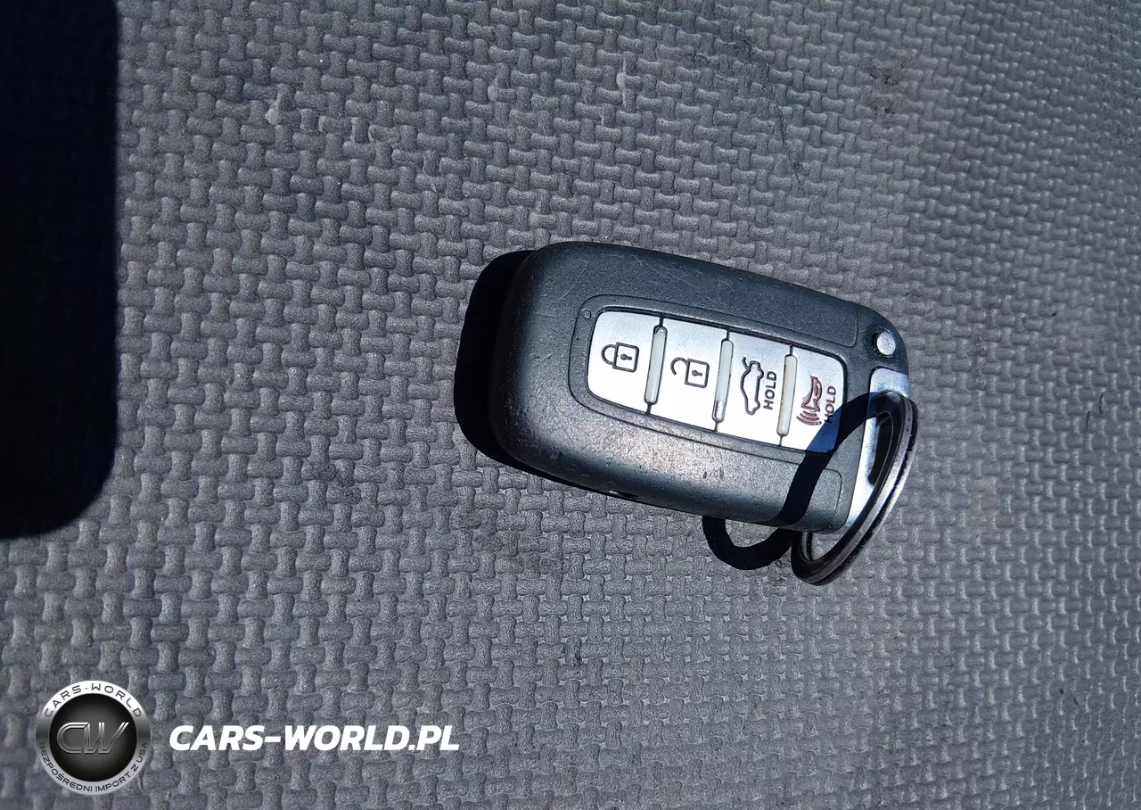 2015 Hyundai Sonata Hybrid Limited VIN:KMHEC4A42FA132620 - 13
