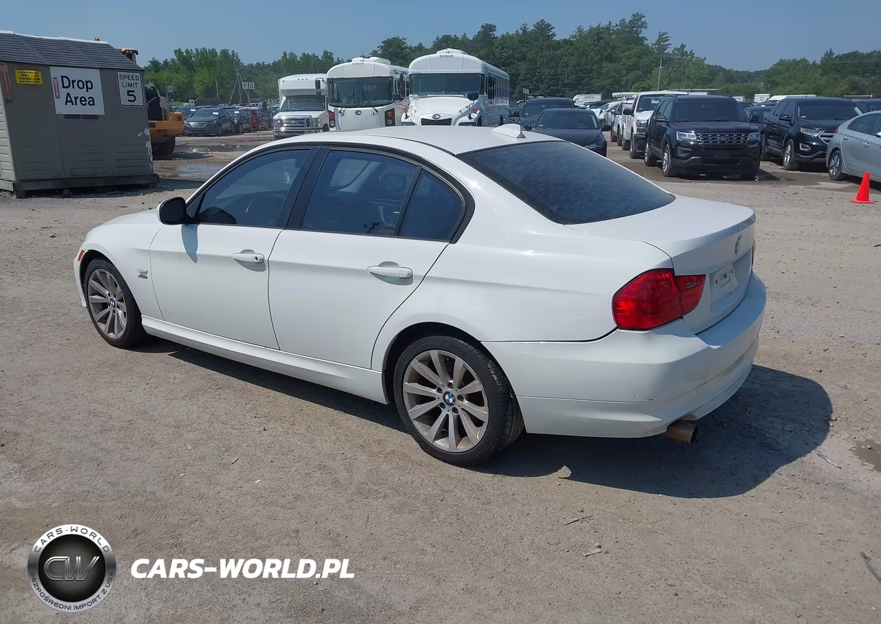 2011 BMW 328I xDrive VIN:WBAPK5C59BA659198 - 3