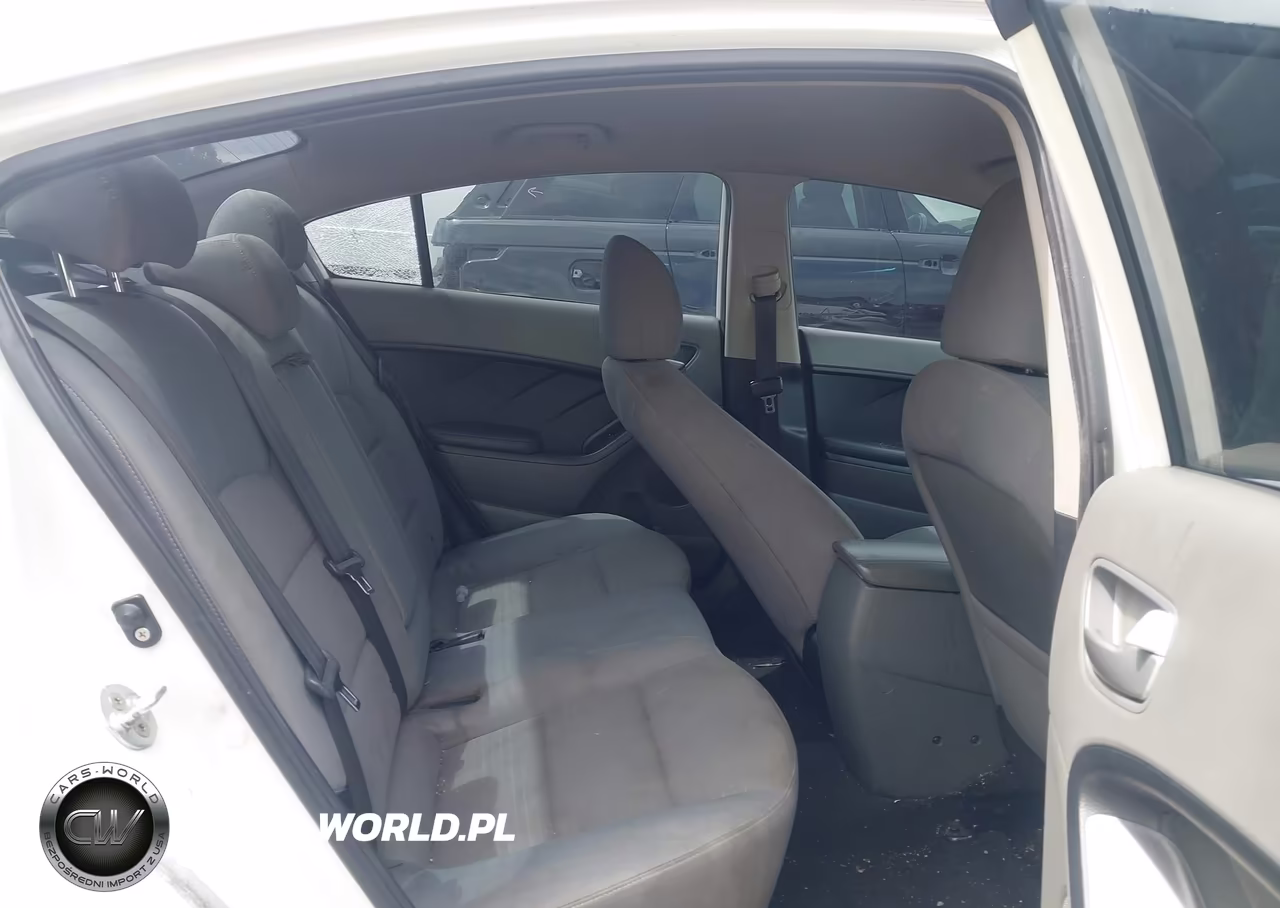 2017 Kia Forte Lx VIN:3KPFL4A75HE084579 - 8