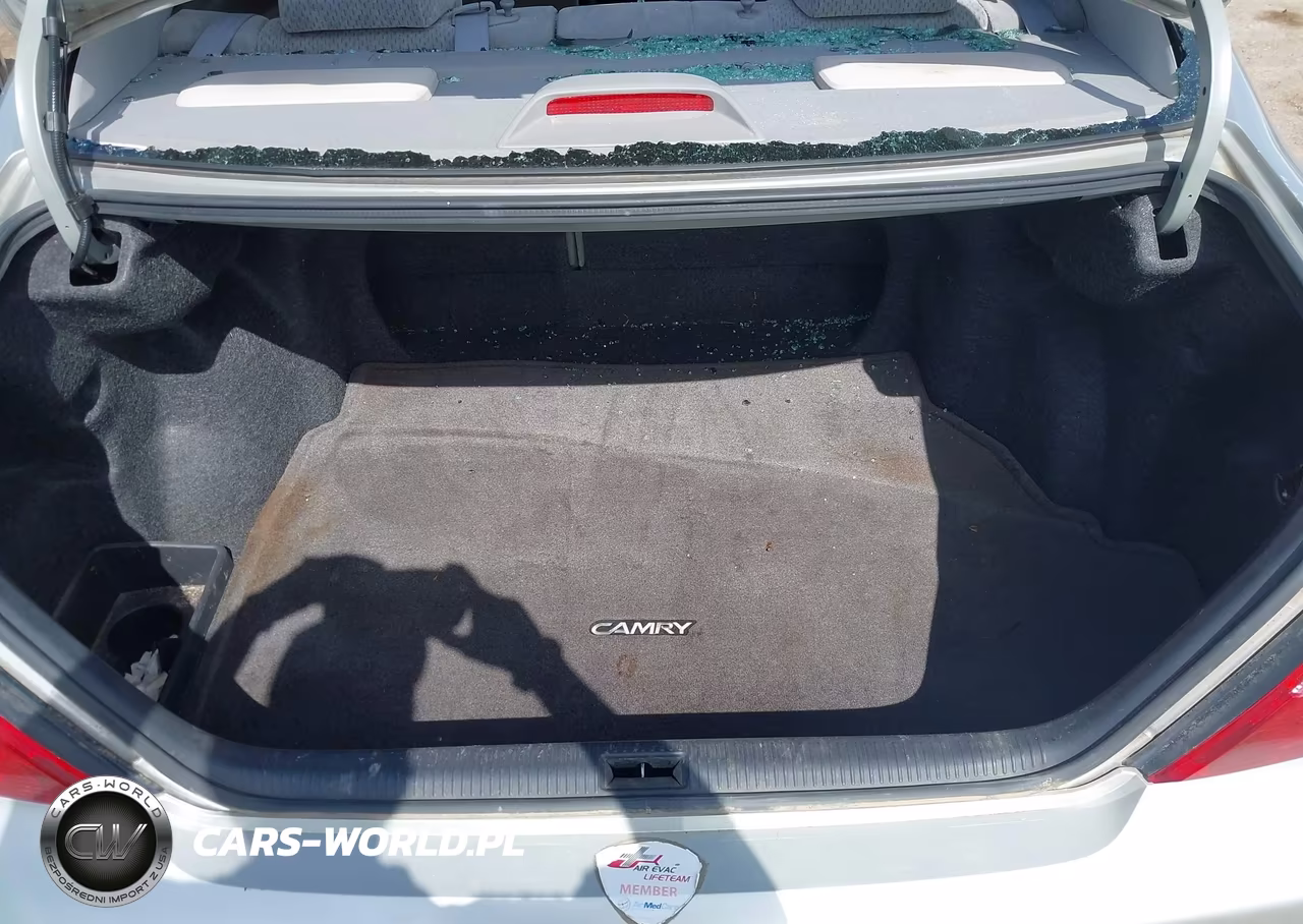 2004 Toyota Camry Le VIN:4T1BE32K44U351109 - 17