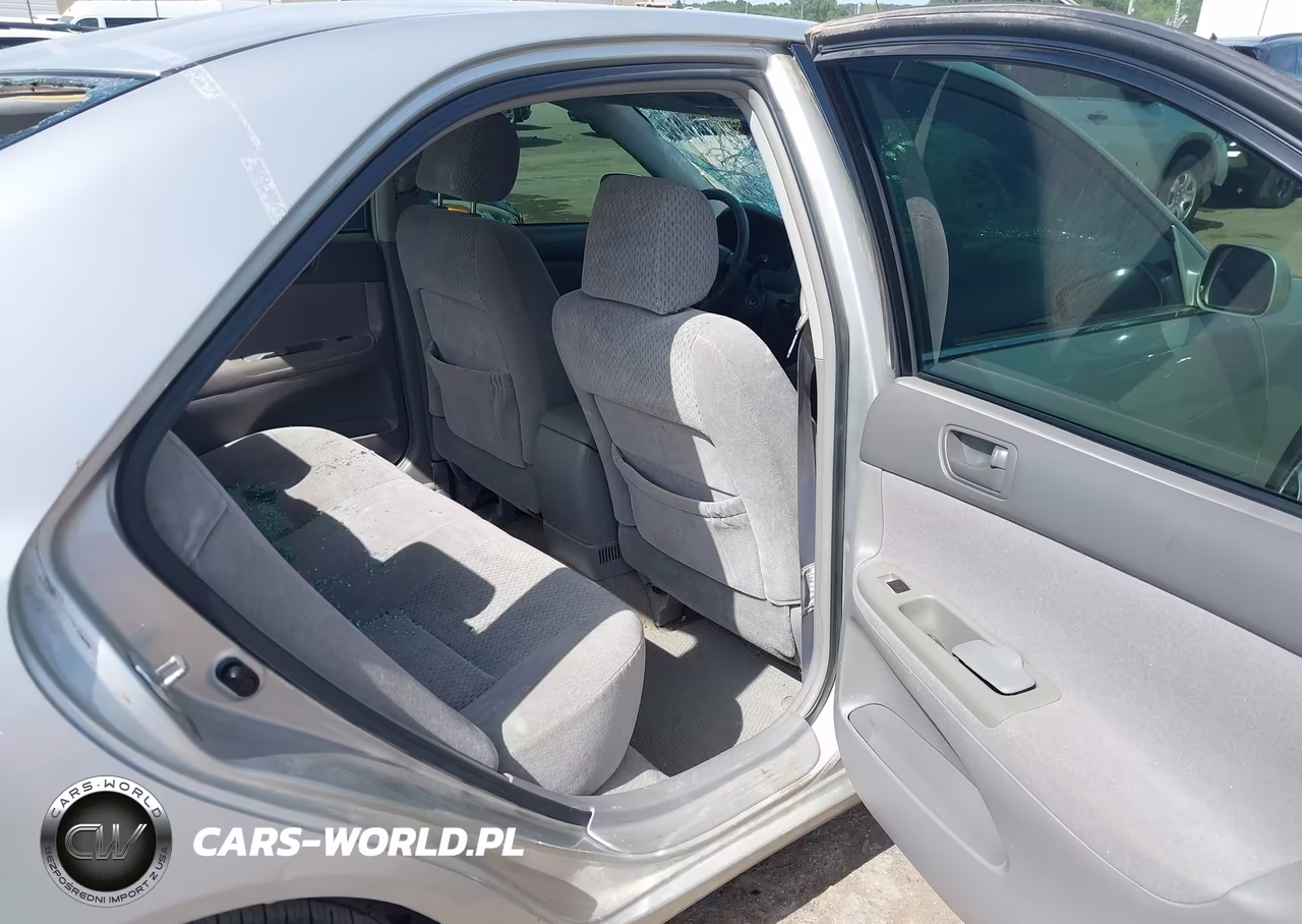 2004 Toyota Camry Le VIN:4T1BE32K44U351109 - 8