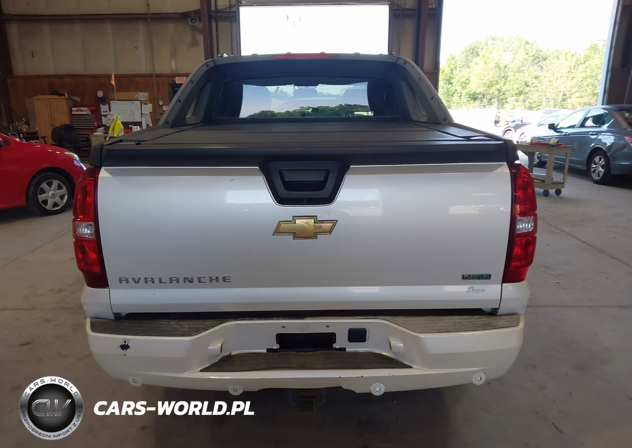 2011 Chevrolet Avalanche 1500 Ltz VIN:3GNTKGE35BG373902 - 16