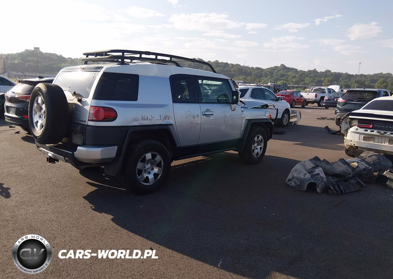 2008 Toyota Fj Cruiser VIN:JTEBU11FX8K052513 - 4