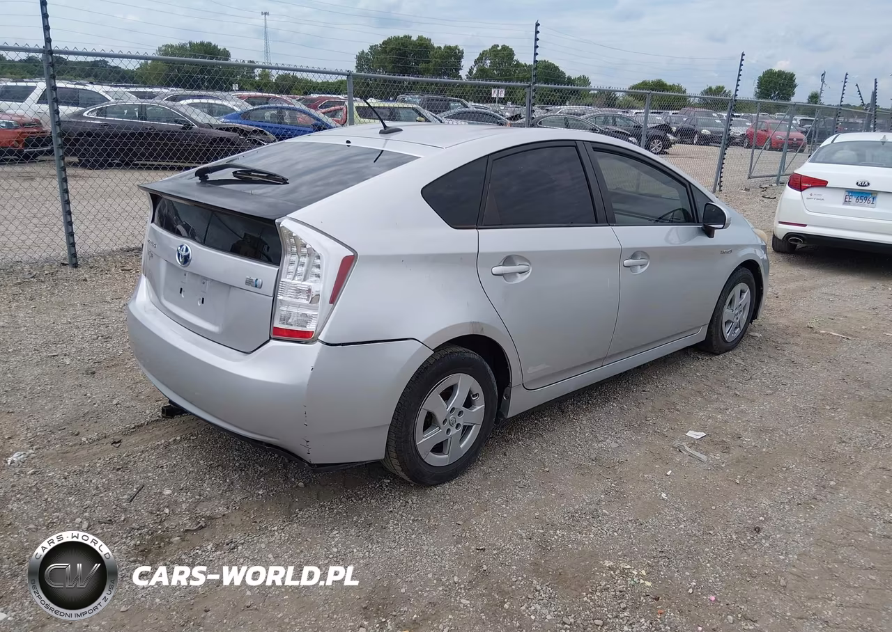 2010 Toyota Prius Iii VIN:JTDKN3DU8A5080080 - 4