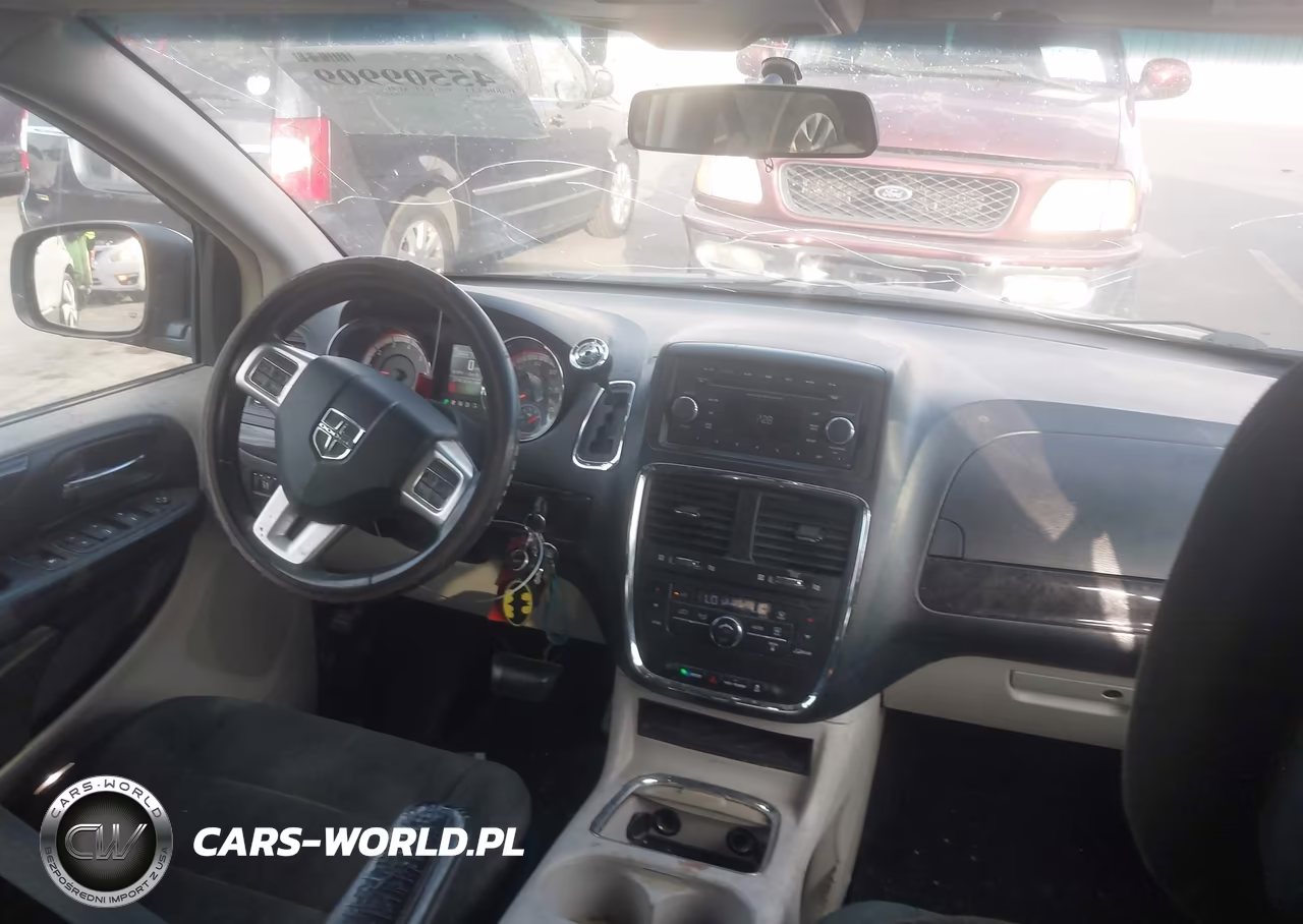 2012 Dodge Grand Caravan Crew VIN:2C4RDGDG8CR113927 - 5