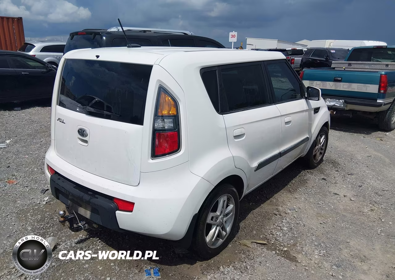 2010 Kia Soul + VIN:KNDJT2A27A7139316 - 4