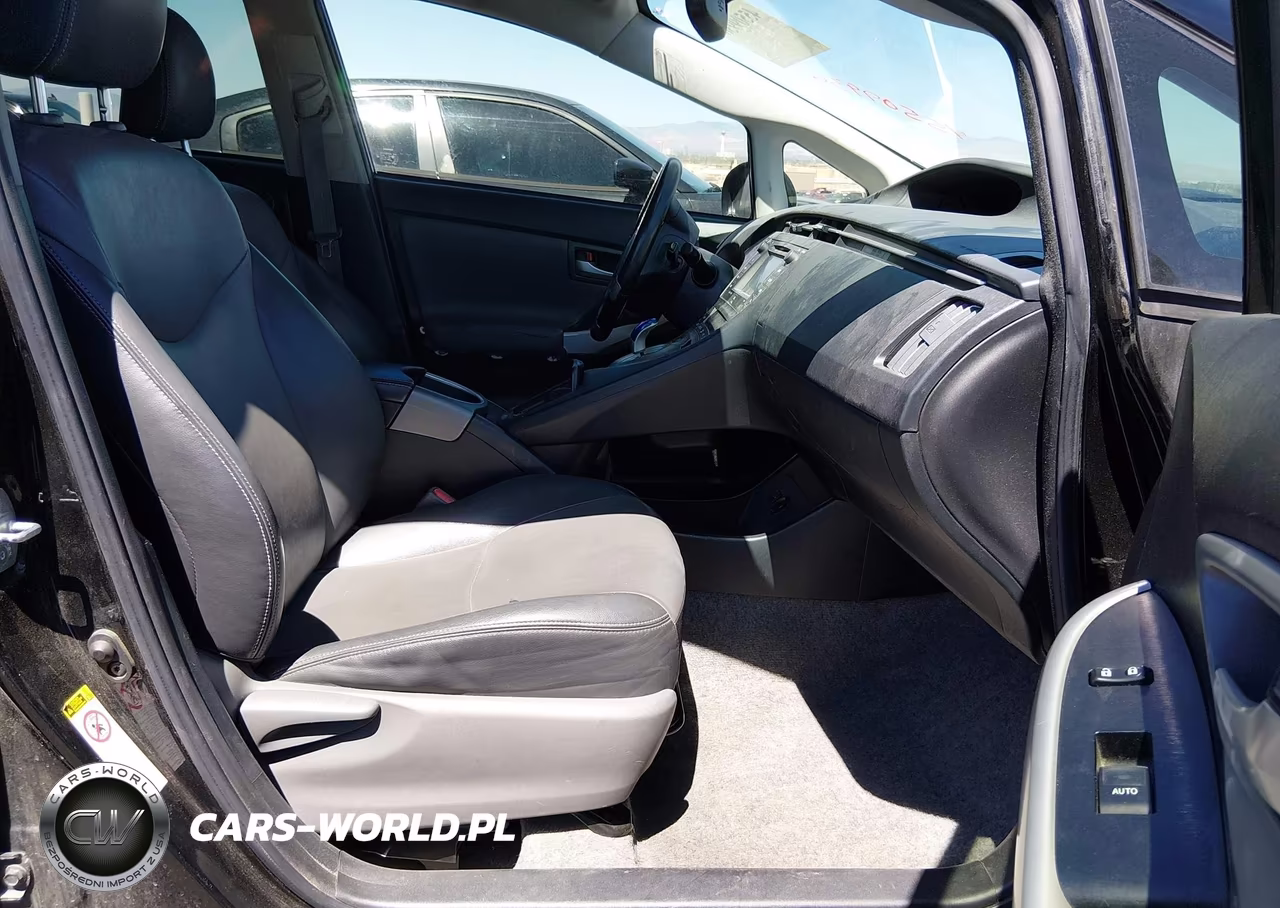 2014 Toyota Prius Four VIN:JTDKN3DU6E0381871 - 5