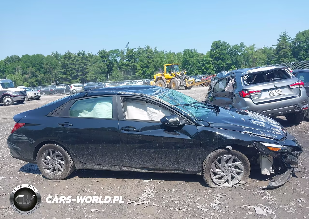 2024 Hyundai Elantra Hybrid Blue VIN:KMHLM4DJXRU093963 - 13