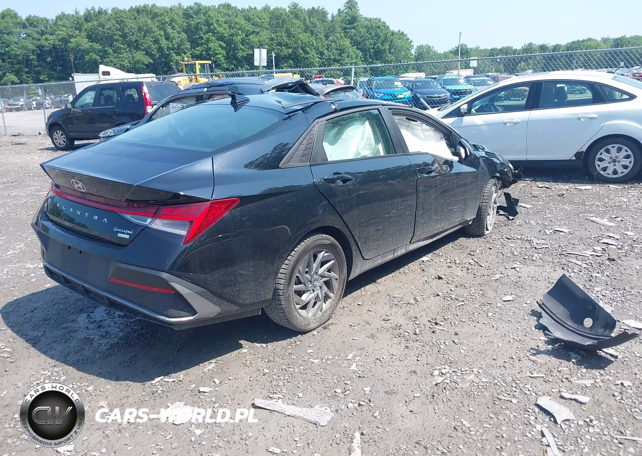 2024 Hyundai Elantra Hybrid Blue VIN:KMHLM4DJXRU093963 - 4