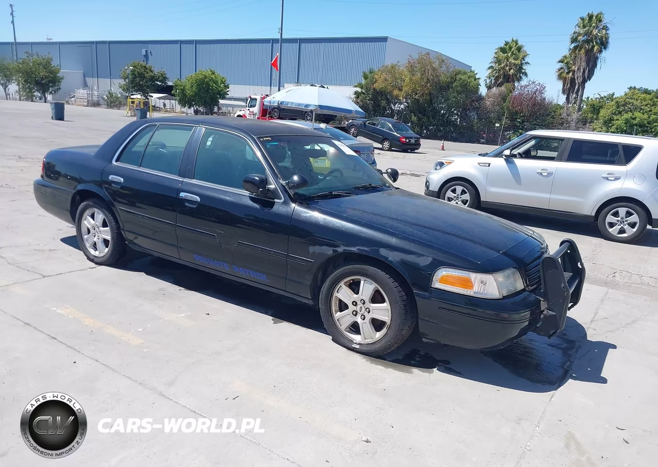 2003 Ford Crown Victoria Lx