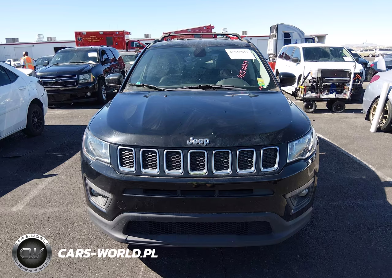2018 Jeep Compass Latitude 4X4 VIN:3C4NJDBB3JT349487 - 12