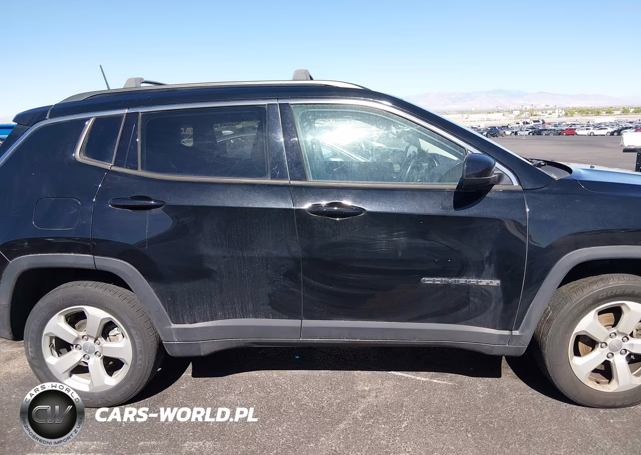 2018 Jeep Compass Latitude 4X4 VIN:3C4NJDBB3JT349487 - 13
