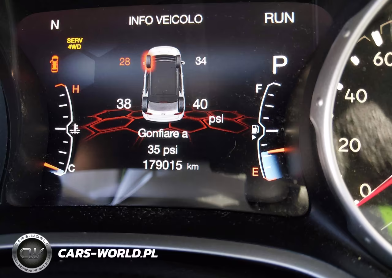 2018 Jeep Compass Latitude 4X4 VIN:3C4NJDBB3JT349487 - 15