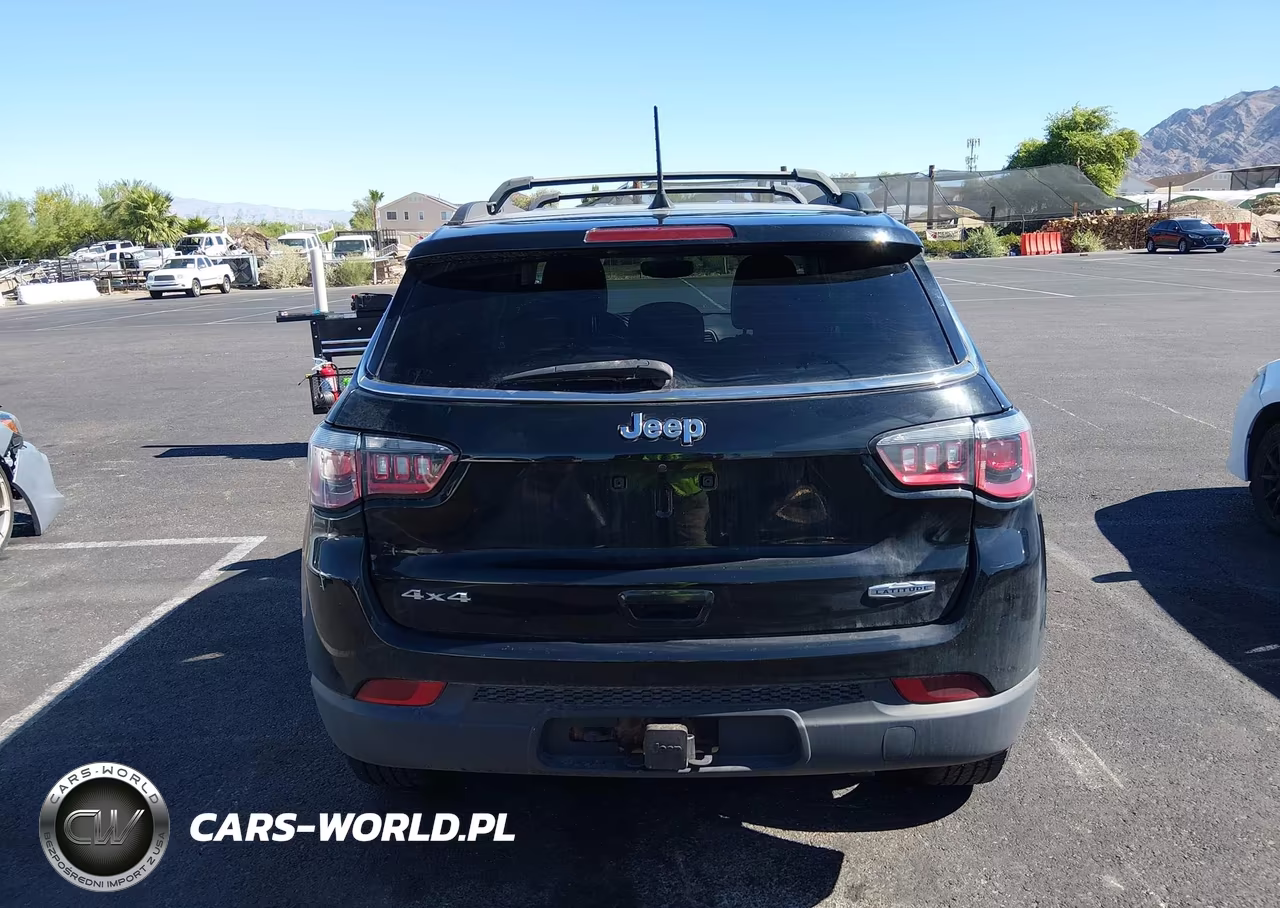 2018 Jeep Compass Latitude 4X4 VIN:3C4NJDBB3JT349487 - 16