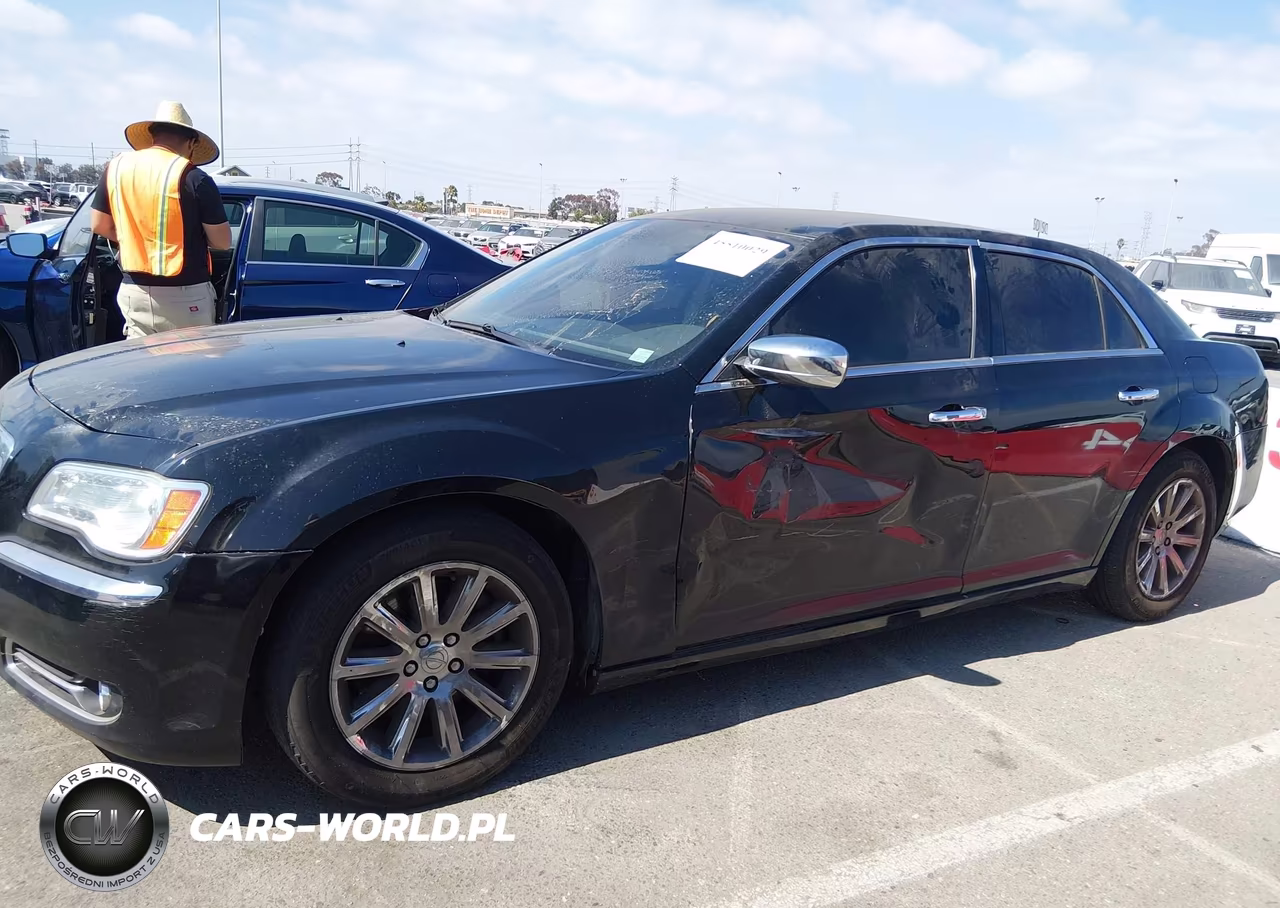 2014 Chrysler 300C VIN:2C3CCAET2EH217005 - 6
