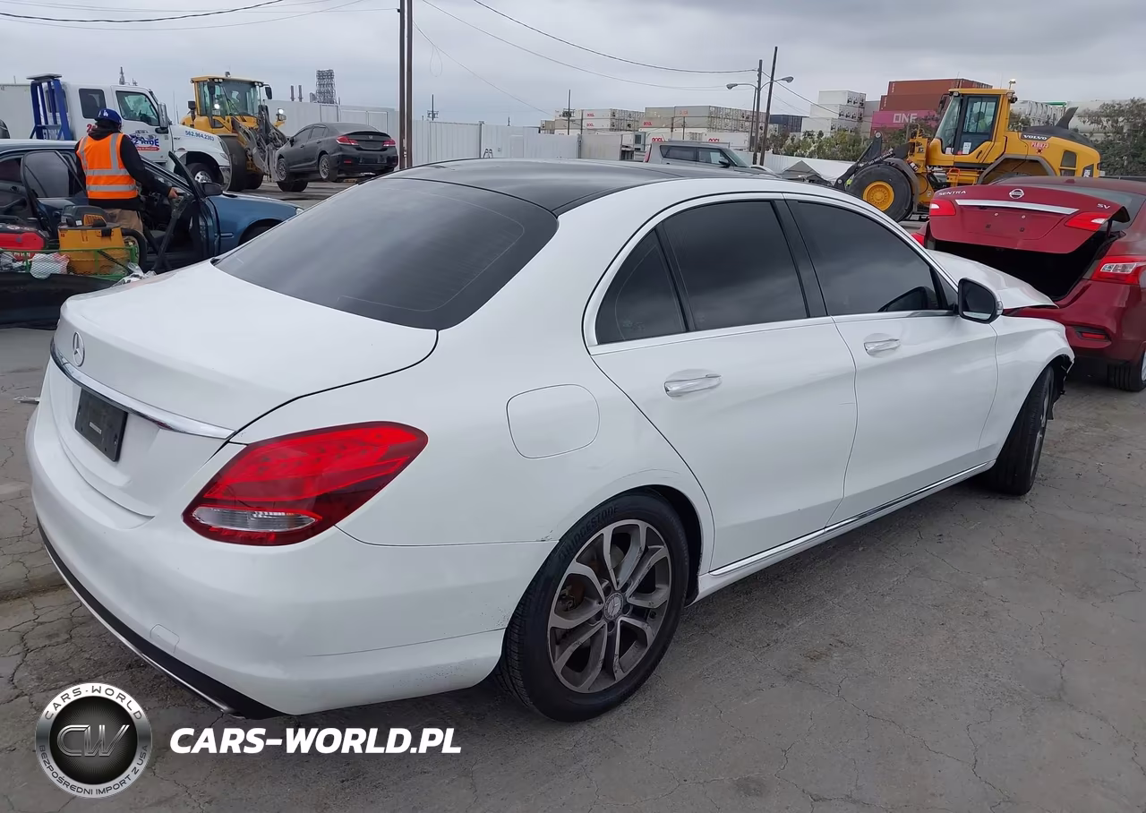 2016 Mercedes-Benz C 300 VIN:55SWF4JB6GU158224 - 4