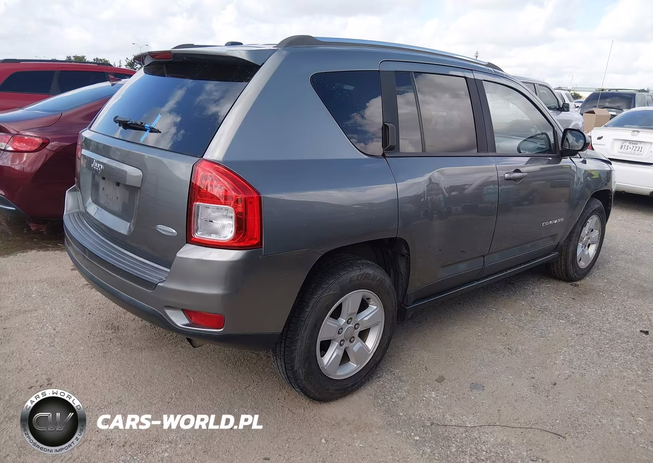 2012 Jeep Compass Latitude VIN:1C4NJCEB6CD666436 - 4