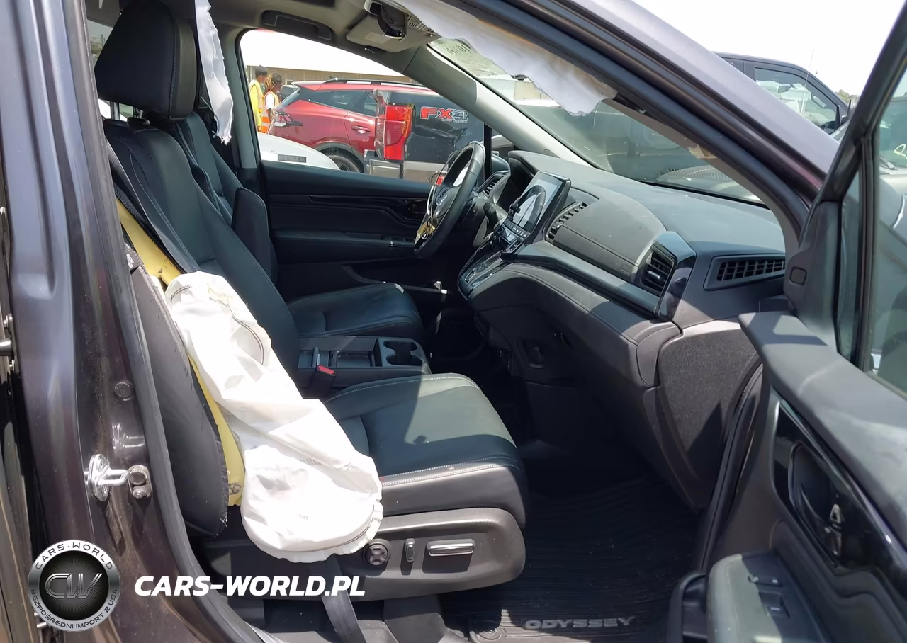 2024 Honda Odyssey Touring VIN:5FNRL6H89RB061373 - 5