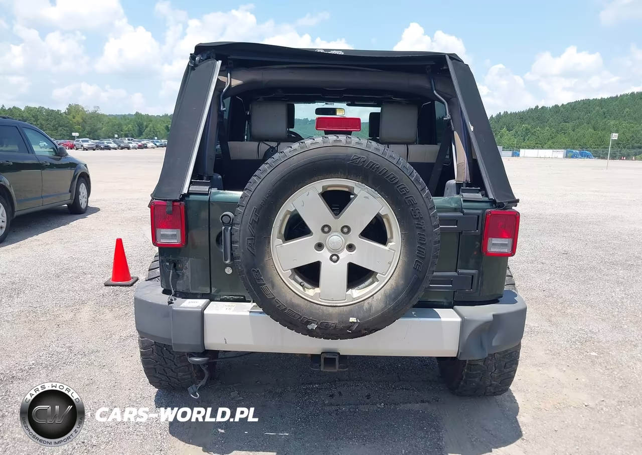 2010 Jeep Wrangler Unlimited Sahara VIN:1J4BA5H18AL198787 - 17