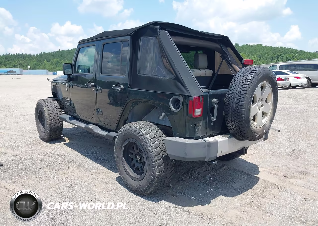 2010 Jeep Wrangler Unlimited Sahara VIN:1J4BA5H18AL198787 - 3