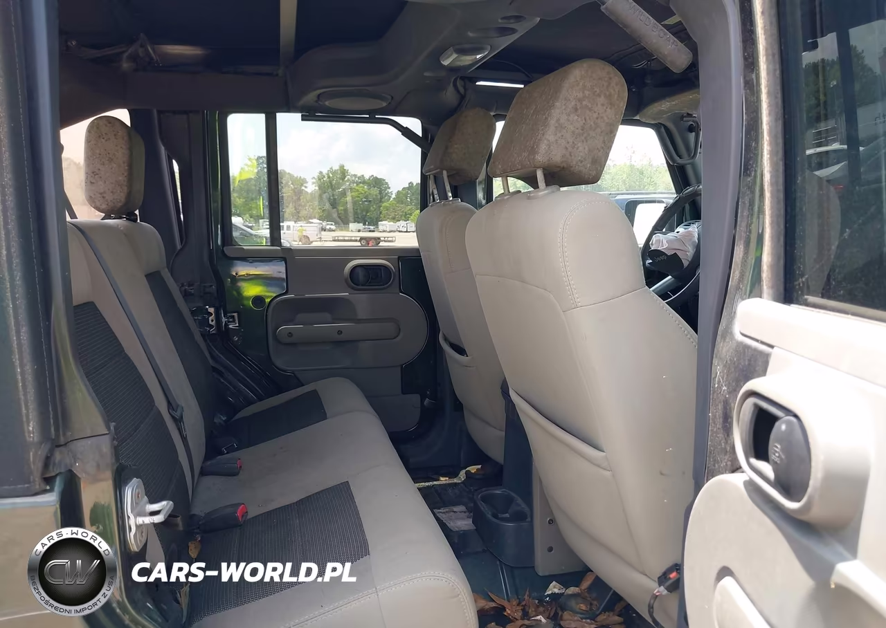 2010 Jeep Wrangler Unlimited Sahara VIN:1J4BA5H18AL198787 - 8