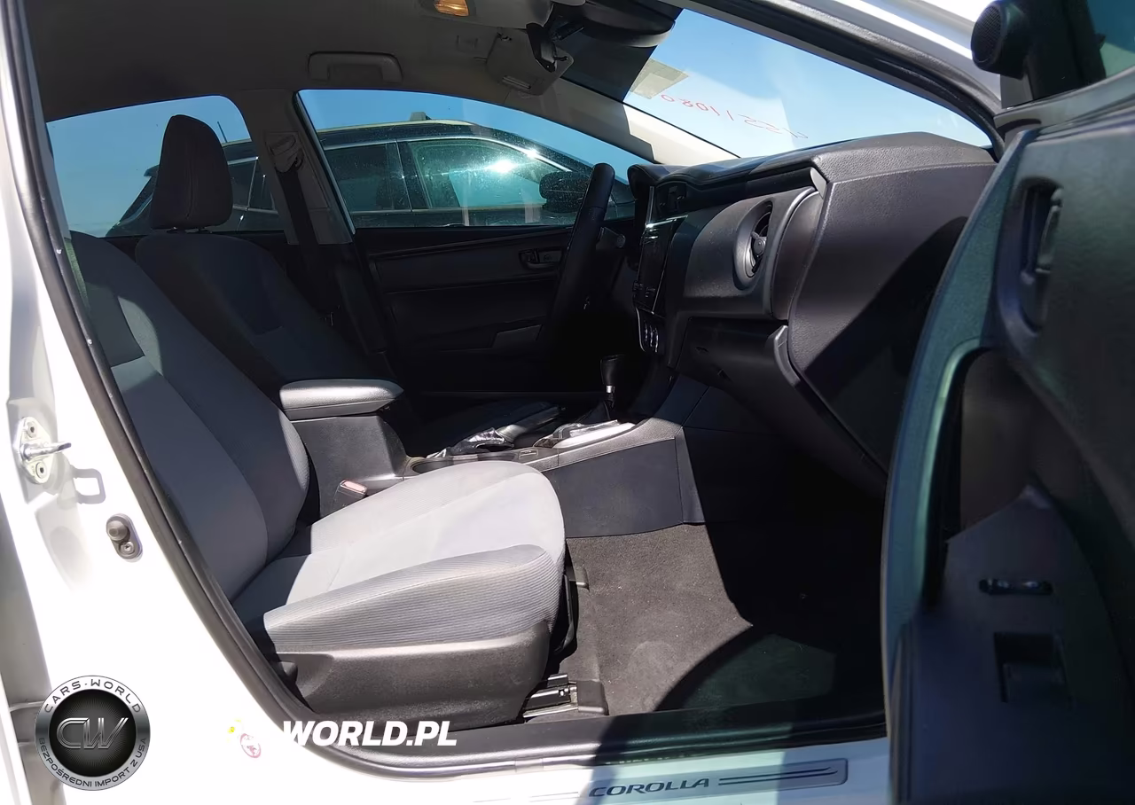 2018 Toyota Corolla L VIN:2T1BURHE1JC044565 - 5