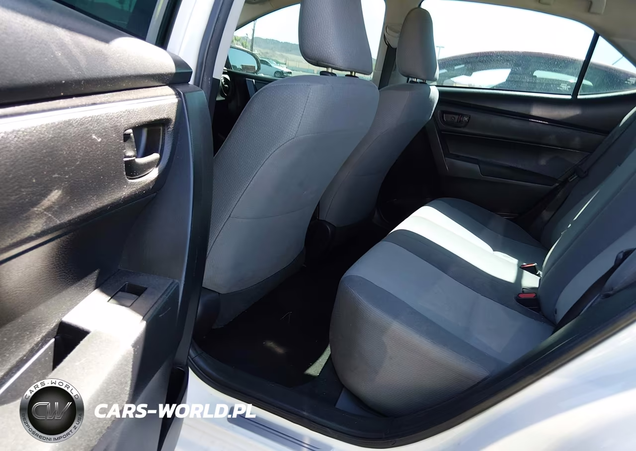 2018 Toyota Corolla L VIN:2T1BURHE1JC044565 - 8