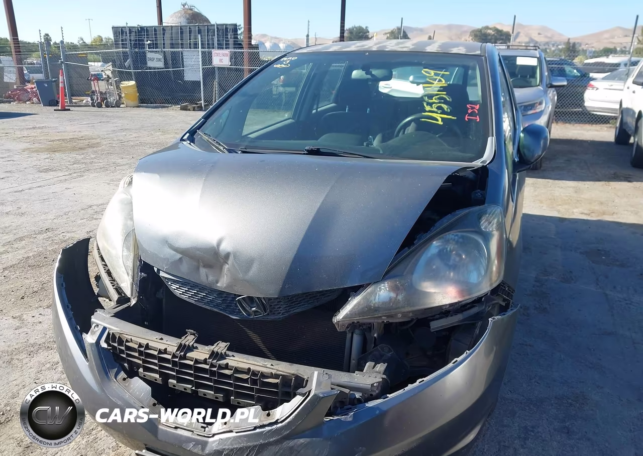 2012 Honda Fit VIN:JHMGE8H39CS001295 - 13