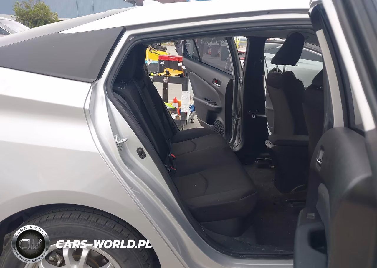 2019 Toyota Prius L Eco VIN:JTDKARFU6K3087473 - 8