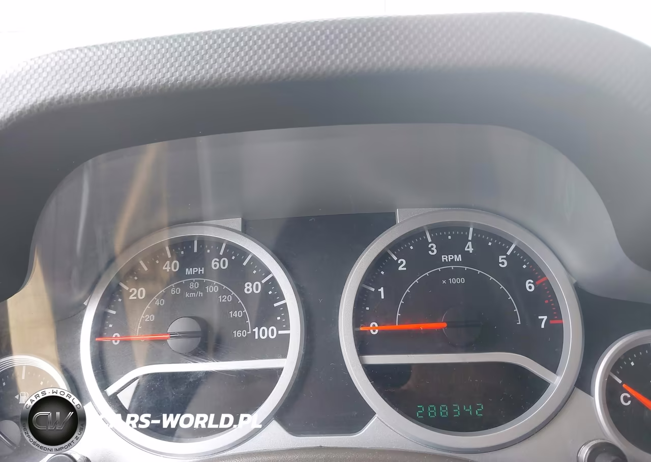 2008 Jeep Wrangler Rubicon VIN:1J4GA641X8L532815 - 7