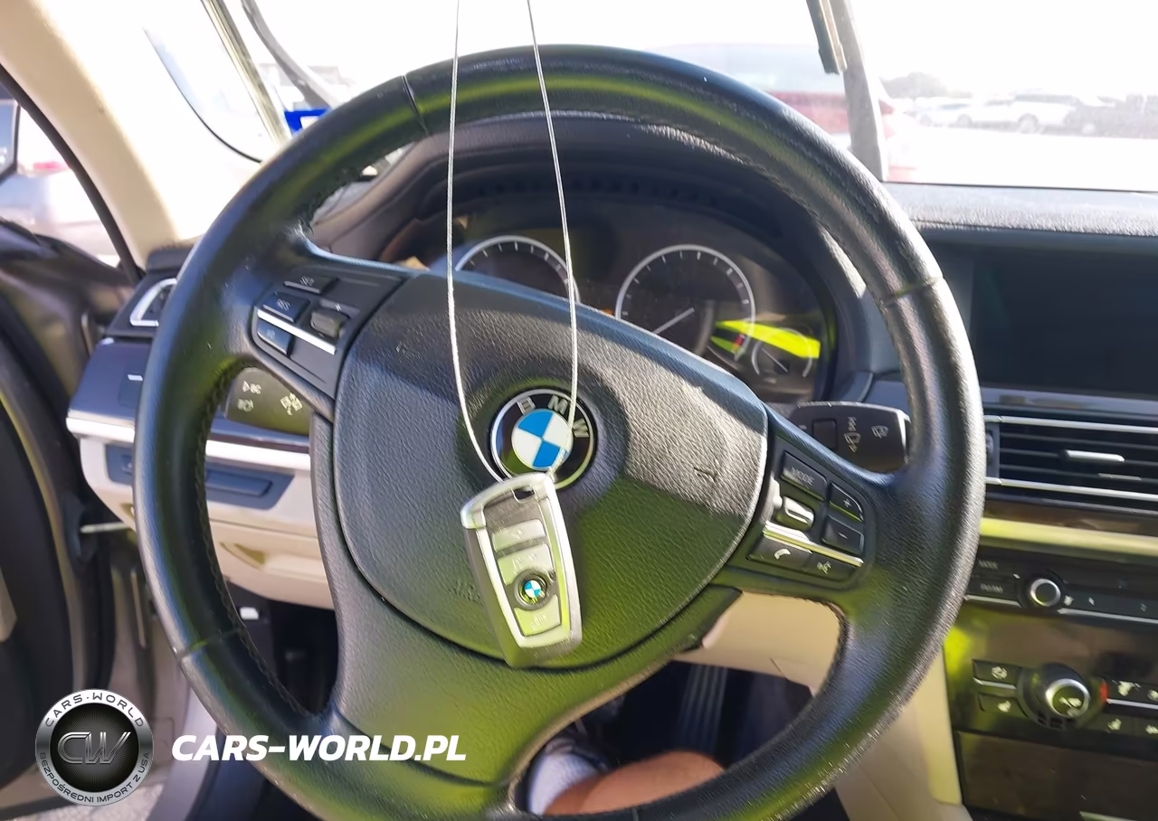 2011 BMW 750I VIN:WBAKA8C51BCY36877 - 11