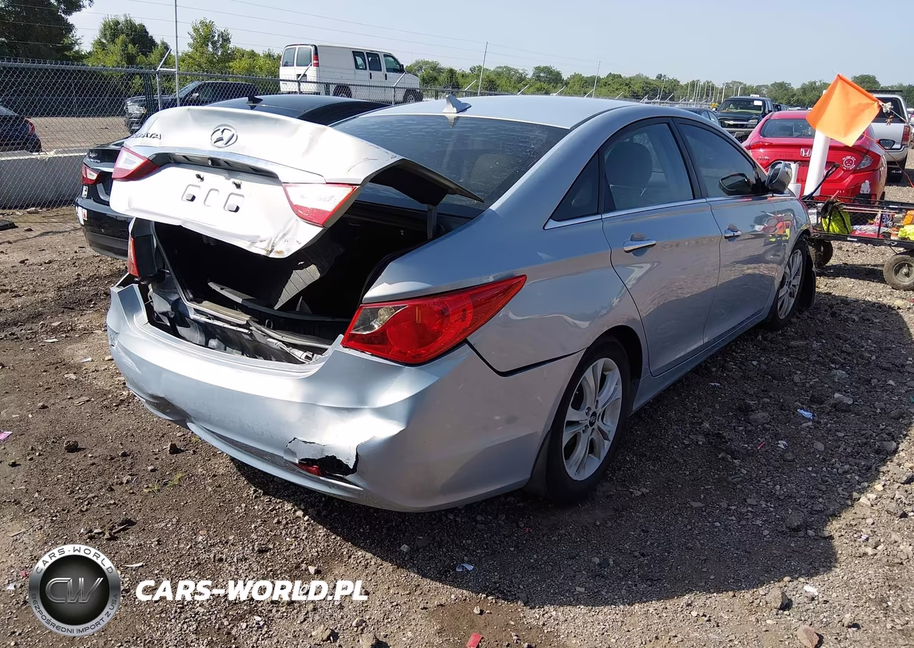 2011 Hyundai Sonata Limited VIN:5NPEC4ACXBH115952 - 4