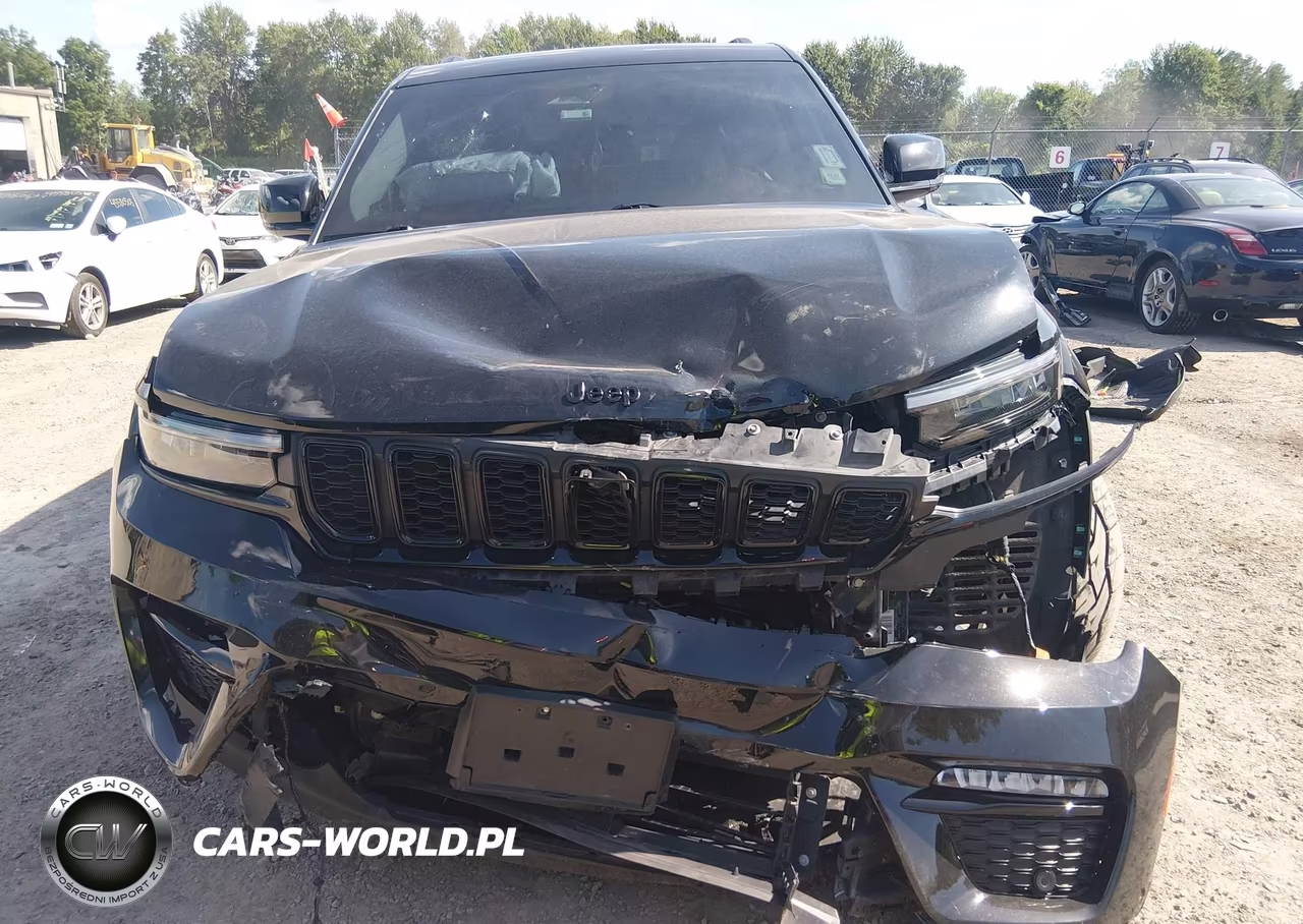 2023 Jeep Grand Cherokee Limited 4X4 VIN:1C4RJHBG3PC538214 - 13