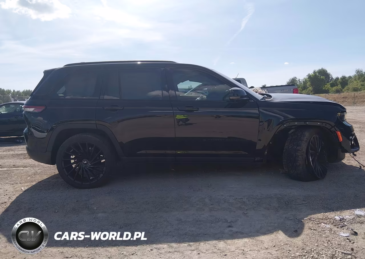 2023 Jeep Grand Cherokee Limited 4X4 VIN:1C4RJHBG3PC538214 - 14