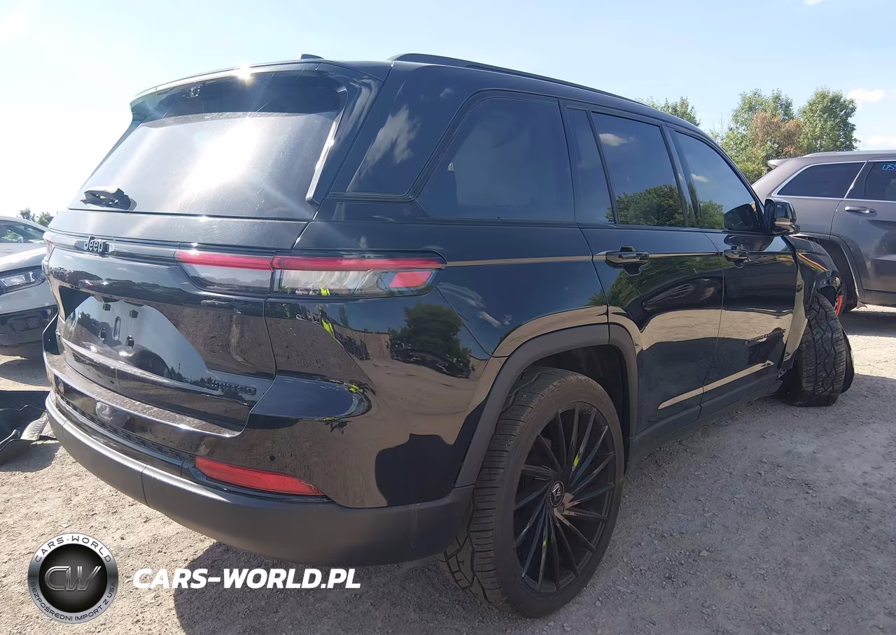 2023 Jeep Grand Cherokee Limited 4X4 VIN:1C4RJHBG3PC538214 - 4