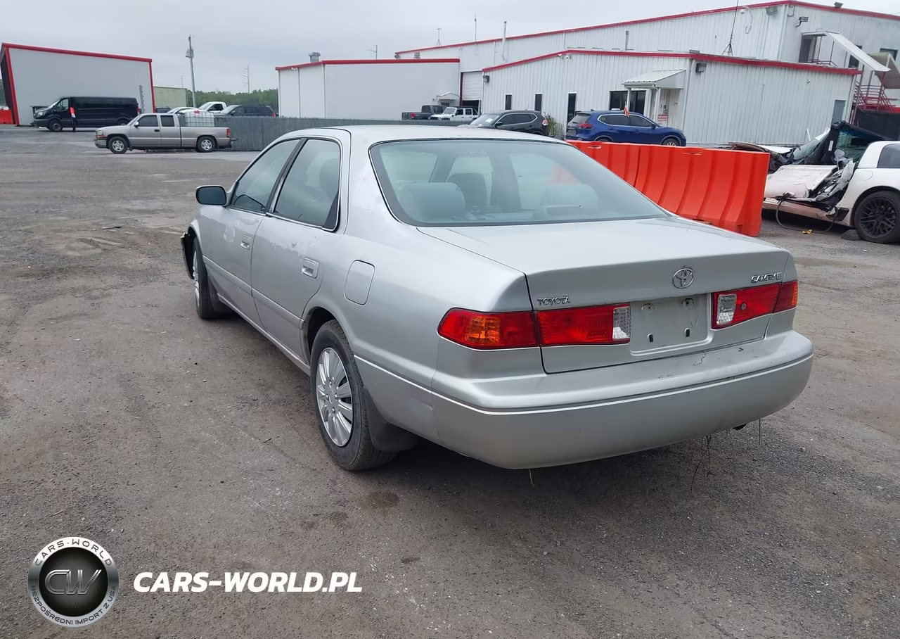 2000 Toyota Camry Le VIN:JT2BG22K2Y0424184 - 3