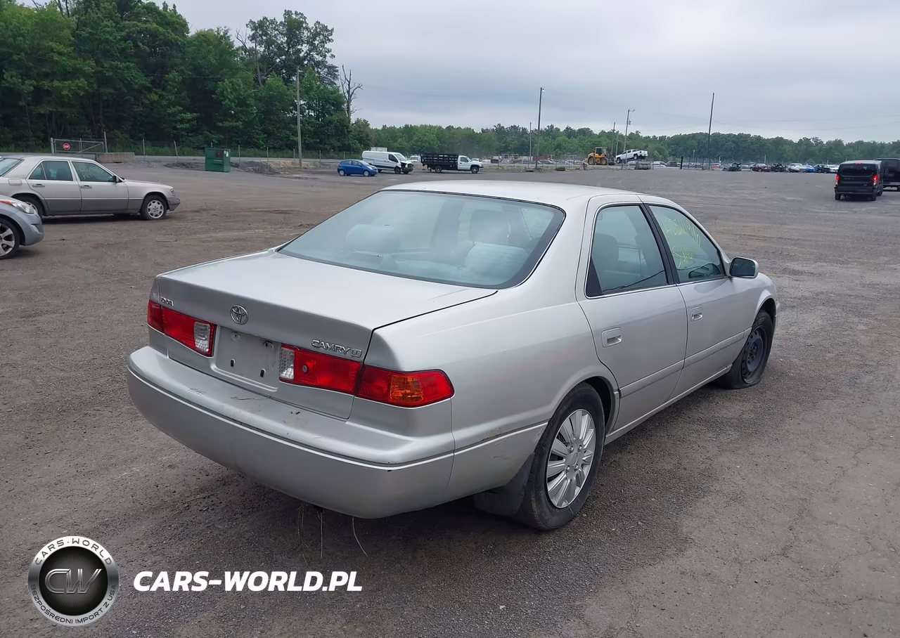 2000 Toyota Camry Le VIN:JT2BG22K2Y0424184 - 4