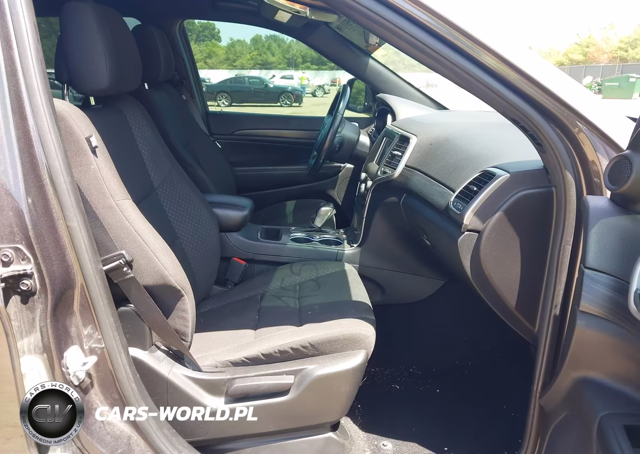 2020 Jeep Grand Cherokee Laredo E 4X4 VIN:1C4RJFAG3LC363558 - 5