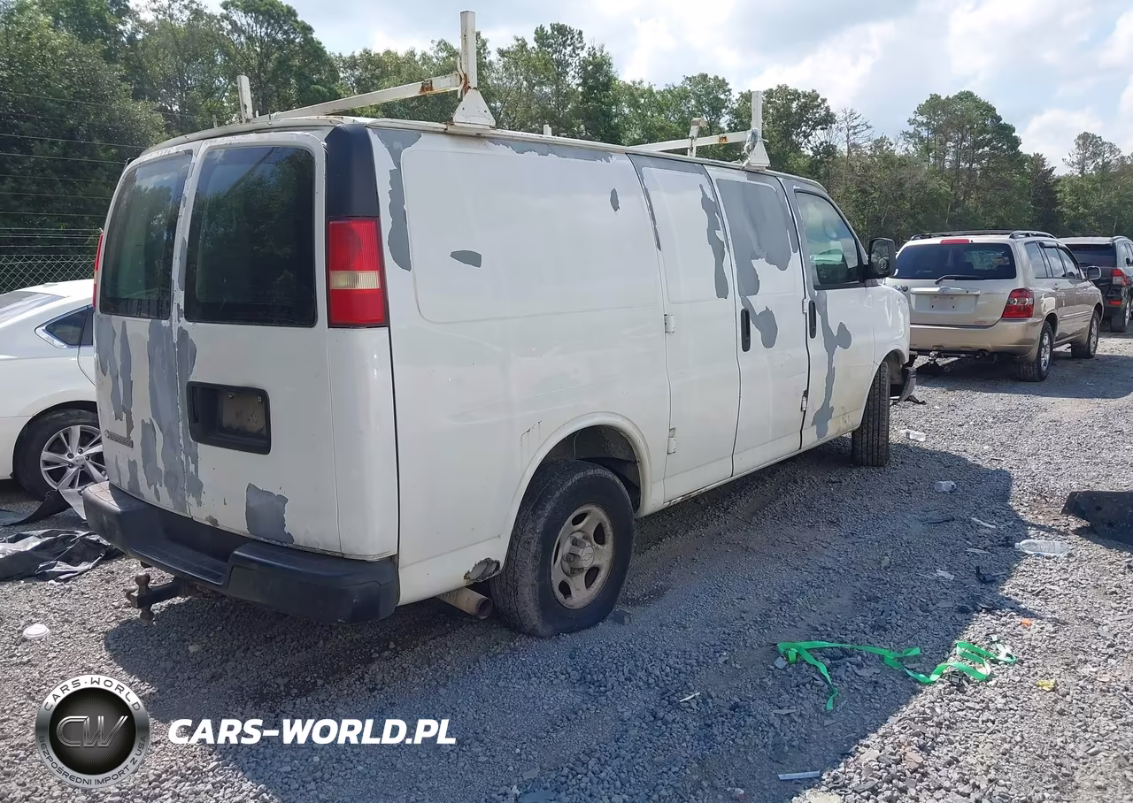 2007 Chevrolet Express Work Van VIN:1GCFG15X871154817 - 4