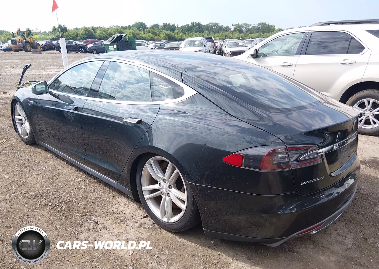 2013 Tesla Model S VIN:5YJSA1CN2DFP05490 - 3