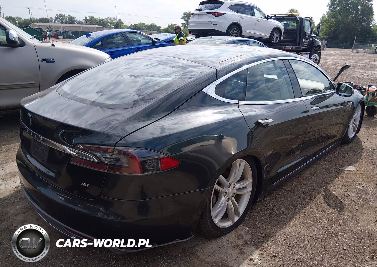 2013 Tesla Model S VIN:5YJSA1CN2DFP05490 - 4