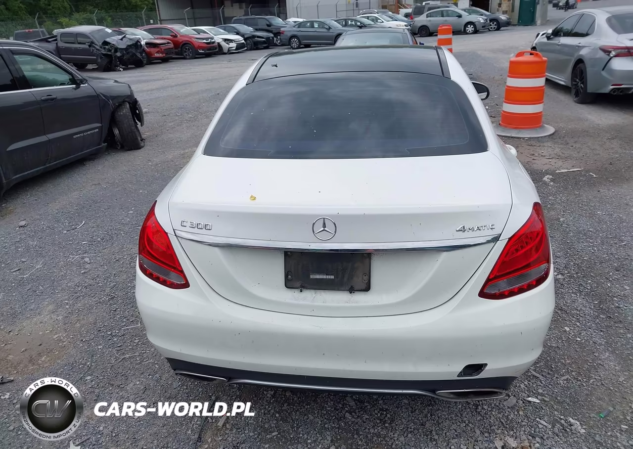 2015 Mercedes-Benz C 300 4Matic VIN:55SWF4KB0FU032678 - 16