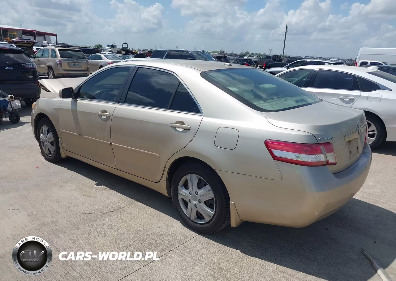 2010 Toyota Camry Le VIN:4T4BF3EKXAR029102 - 3
