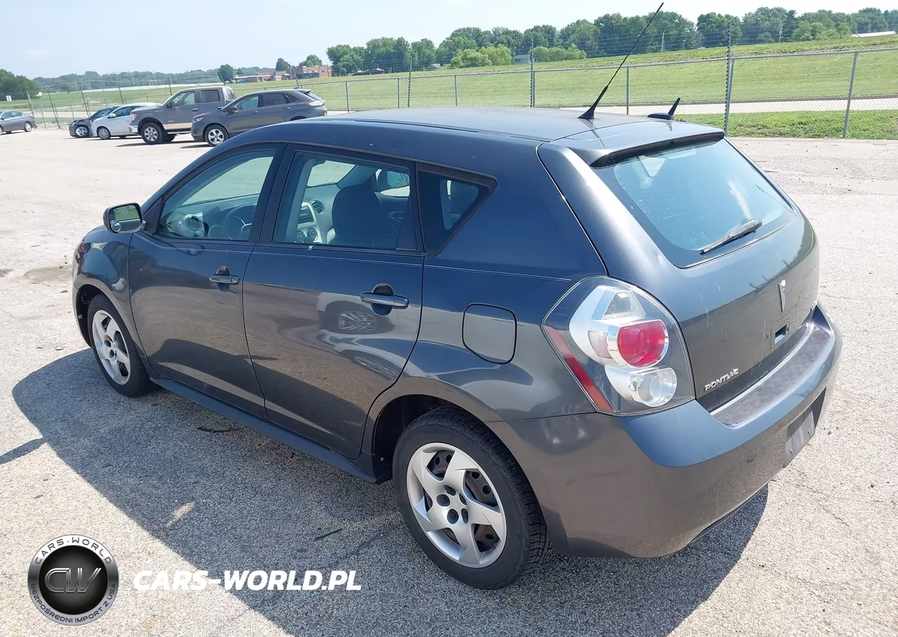 2010 Pontiac Vibe VIN:5Y2SP6E86AZ410188 - 3
