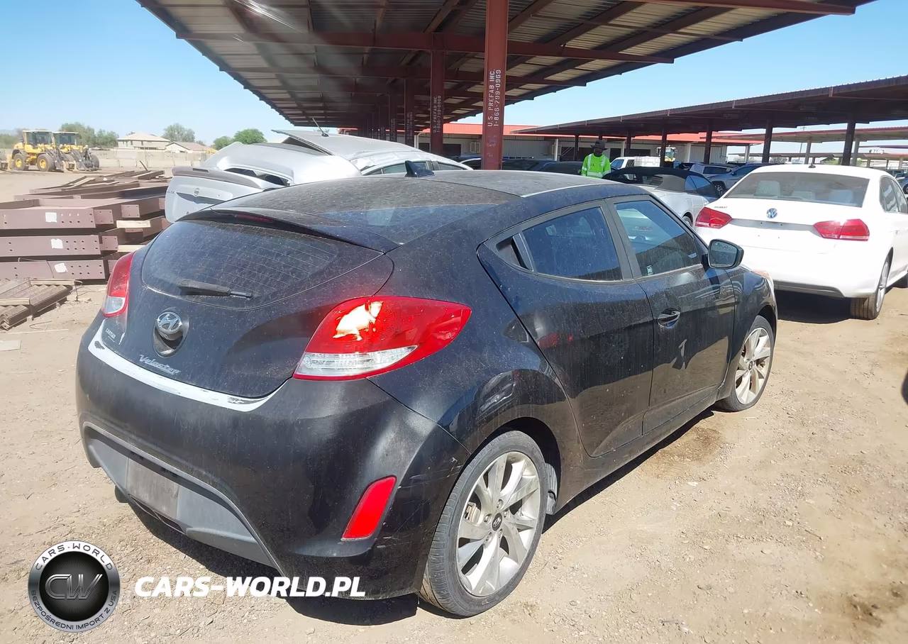 2016 Hyundai Veloster VIN:KMHTC6AD1GU291499 - 4