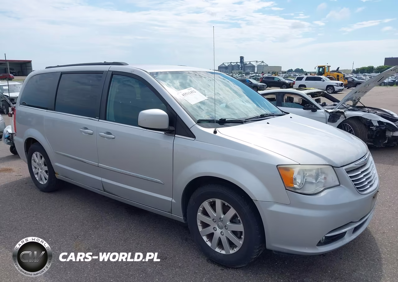 2012 Chrysler Town & Country Touring – zdjęcie 1 z 12