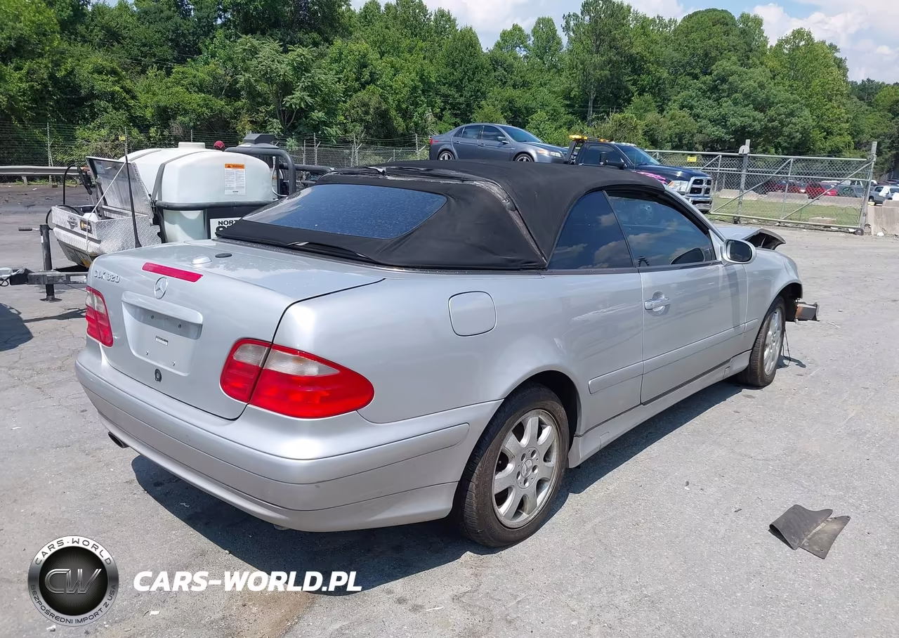 2003 Mercedes-Benz Clk 320 VIN:WDBLK65GX3T134189 - 4