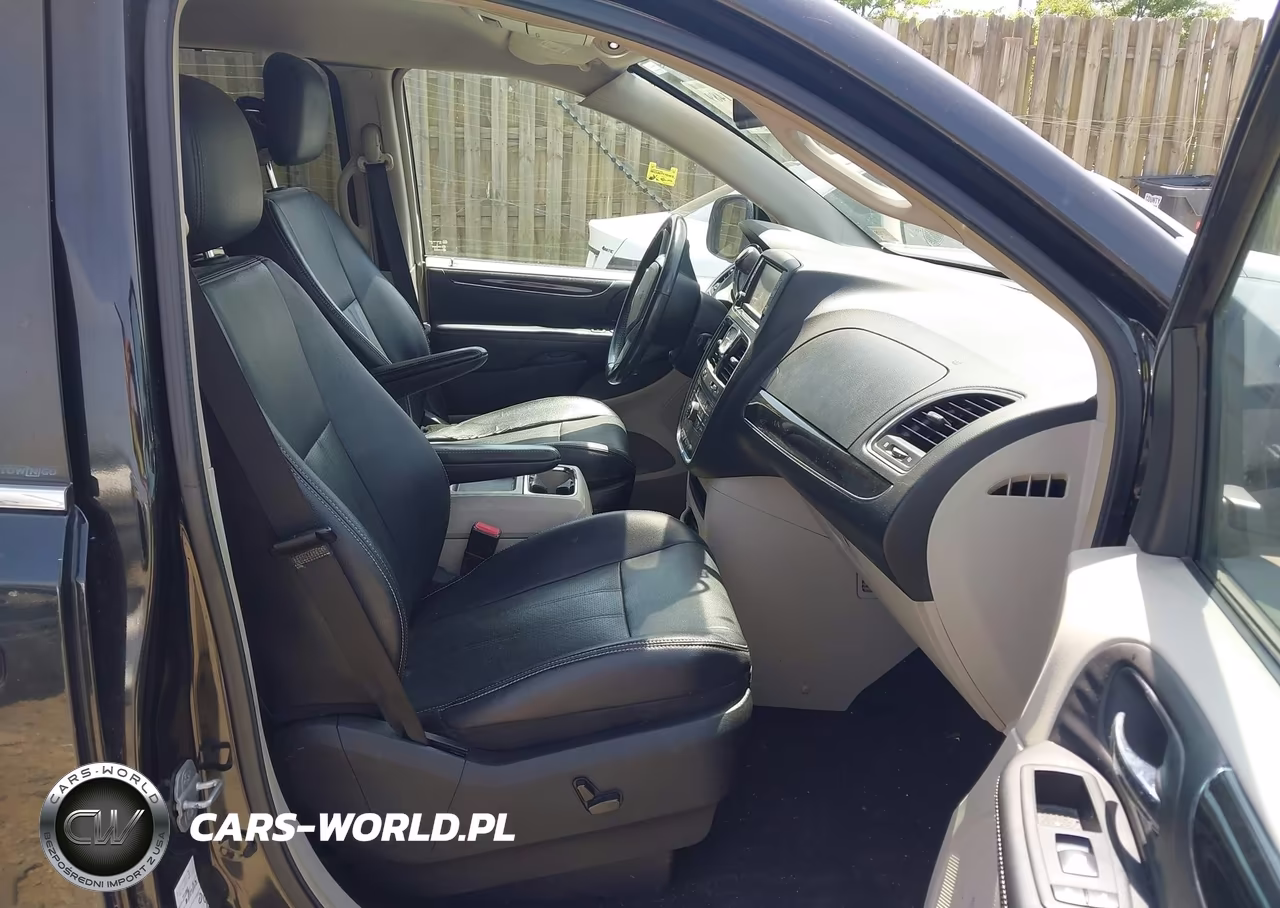 2013 Chrysler Town & Country Touring-L VIN:2C4RC1CG7DR664367 - 5