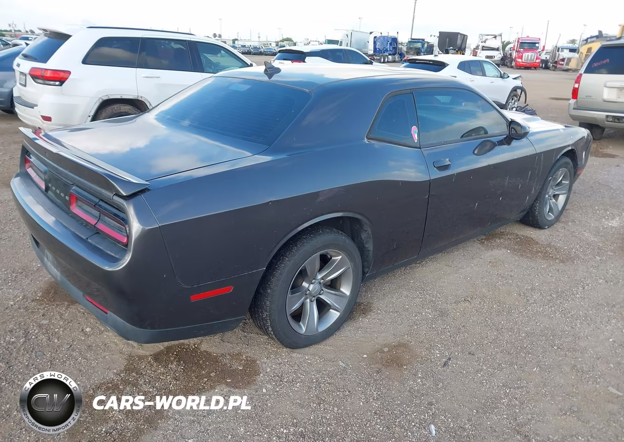 2019 Dodge Challenger Sxt VIN:2C3CDZAG8KH758432 - 4