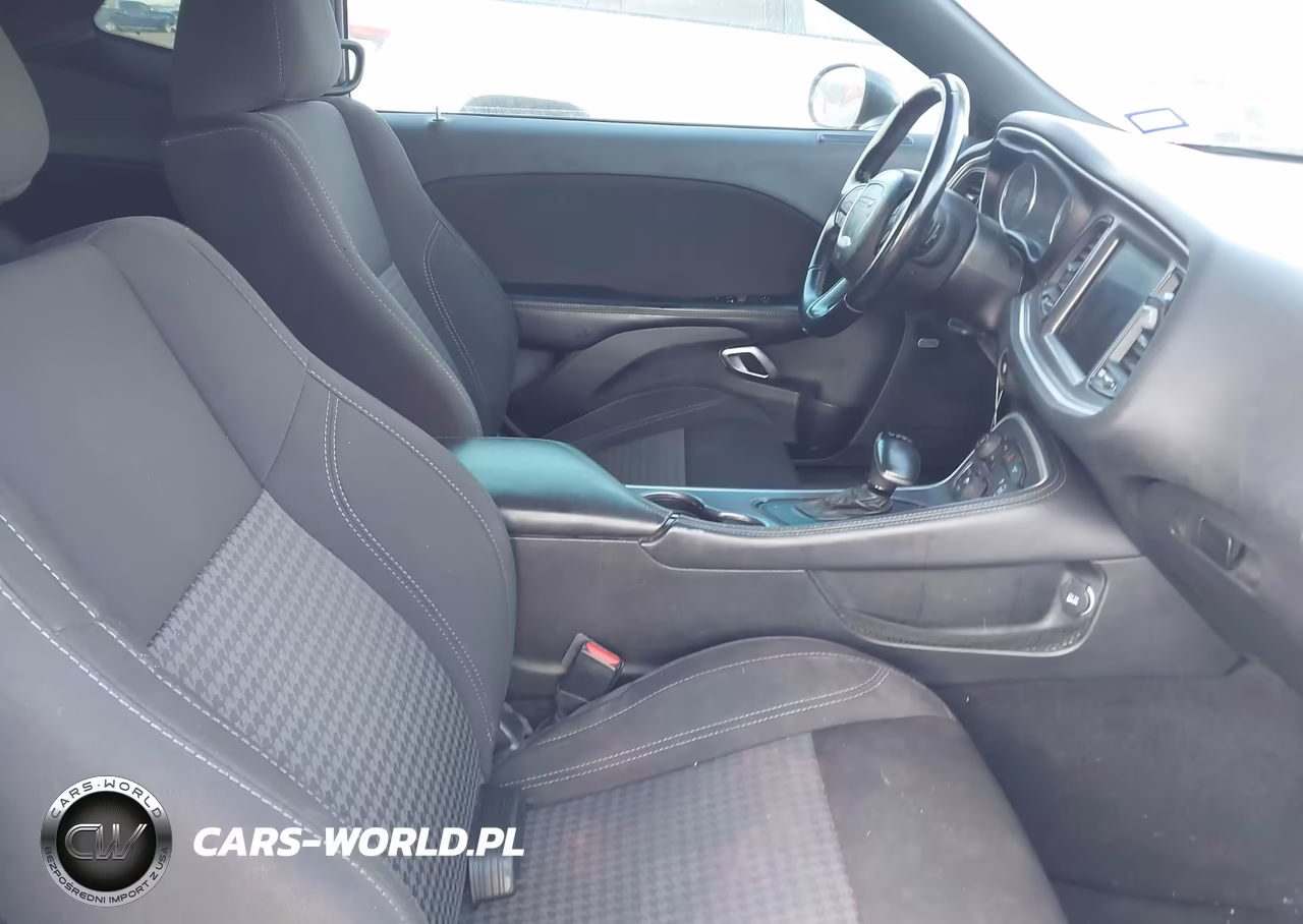 2019 Dodge Challenger Sxt VIN:2C3CDZAG8KH758432 - 5